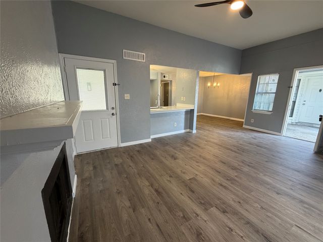 3042 Navarro Lane, Grand Prairie, TX 75052