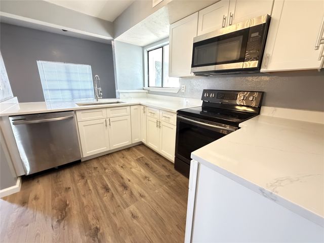 3042 Navarro Lane, Grand Prairie, TX 75052