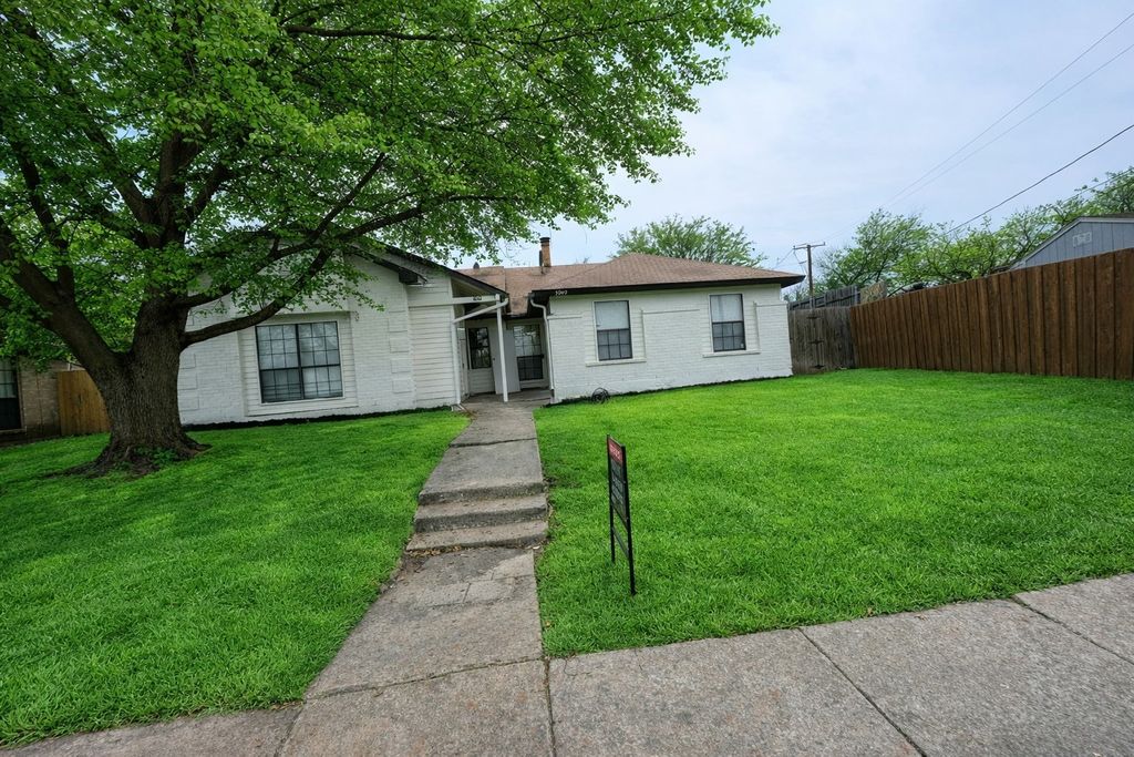 3042 Navarro Lane, Grand Prairie, TX 75052