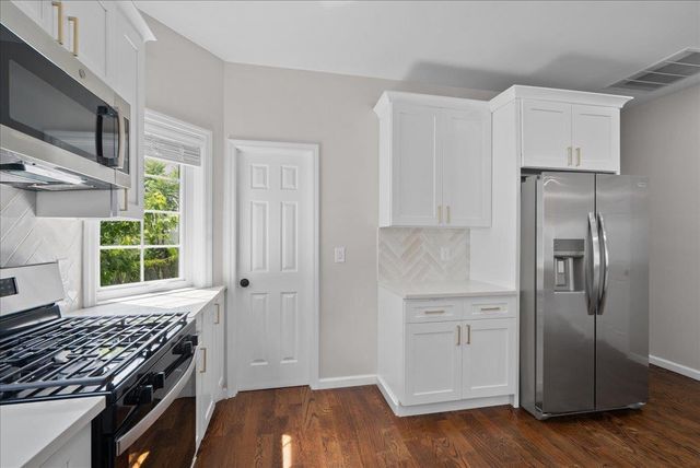 35-37 WEST END AVE, Newark, NJ 07106