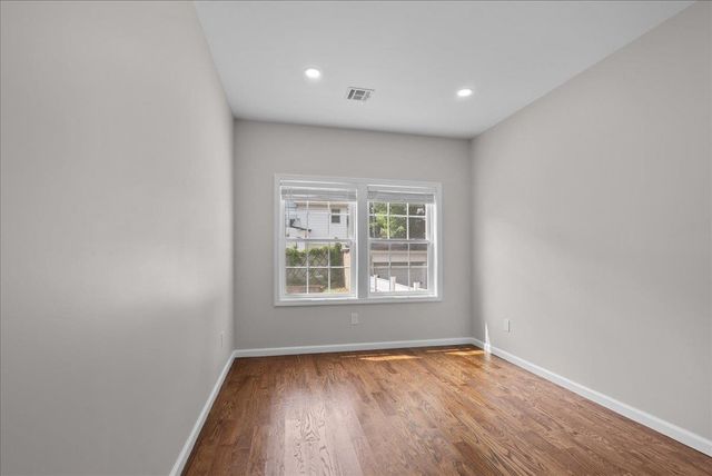 35-37 WEST END AVE, Newark, NJ 07106
