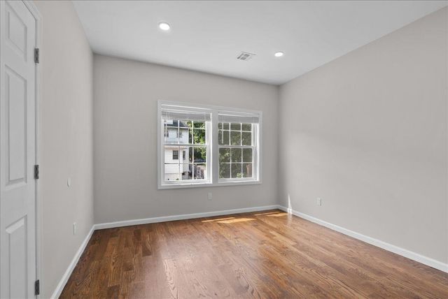 35-37 WEST END AVE, Newark, NJ 07106