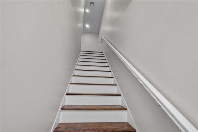 35-37 WEST END AVE, Newark, NJ 07106