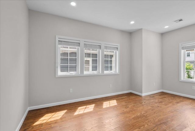 35-37 WEST END AVE, Newark, NJ 07106