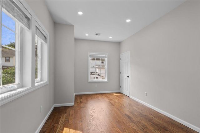35-37 WEST END AVE, Newark, NJ 07106