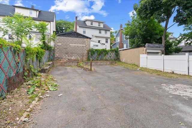 35-37 WEST END AVE, Newark, NJ 07106