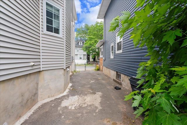 35-37 WEST END AVE, Newark, NJ 07106