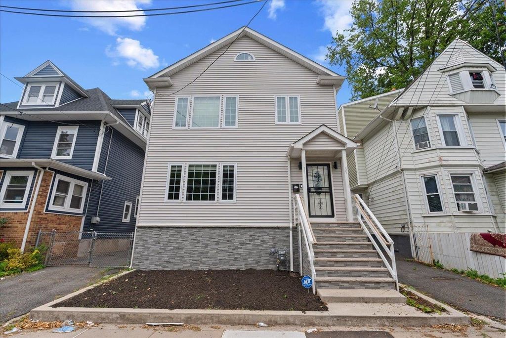 35-37 WEST END AVE, Newark, NJ 07106