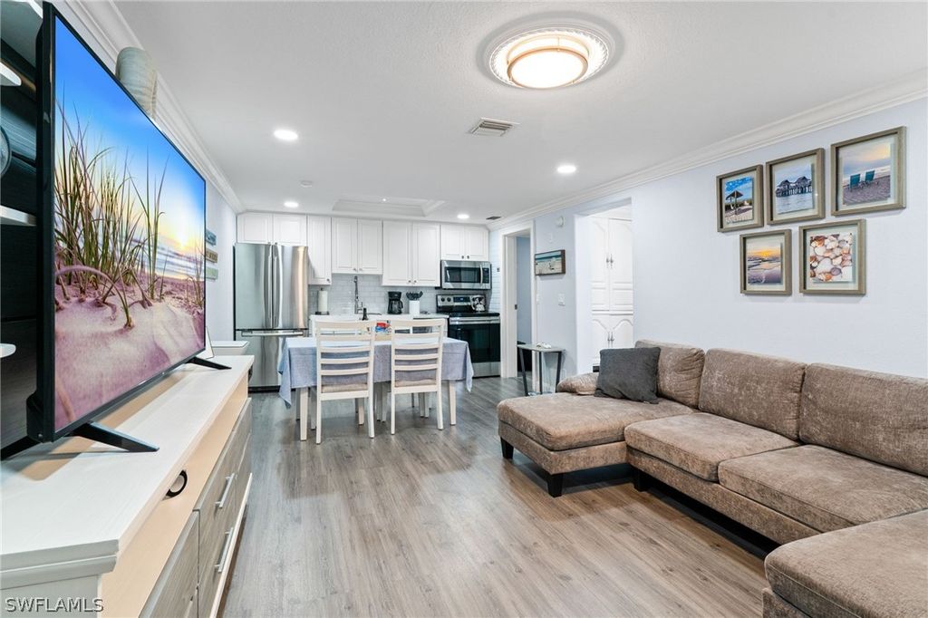 5320 Treetops DR I, Naples, FL 34113