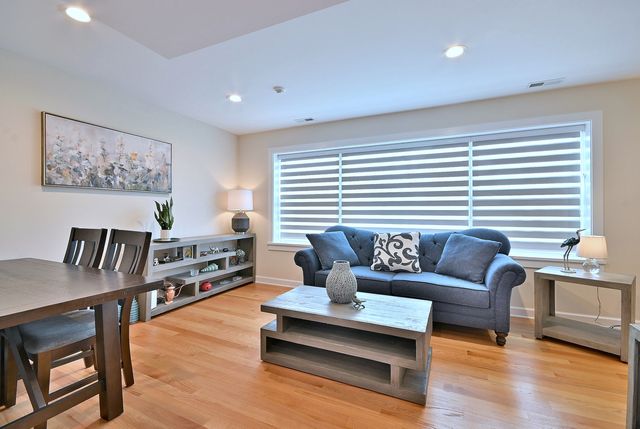 3045 N Paris Avenue 203, River Grove, IL 60171