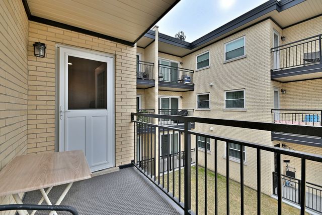 3045 N Paris Avenue 203, River Grove, IL 60171