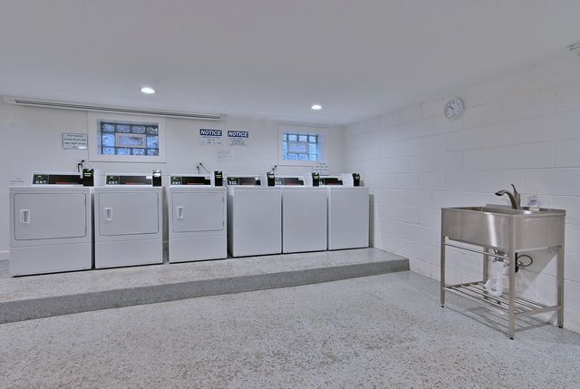 3045 N Paris Avenue 203, River Grove, IL 60171