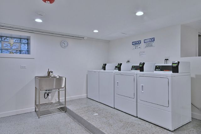 3045 N Paris Avenue 203, River Grove, IL 60171