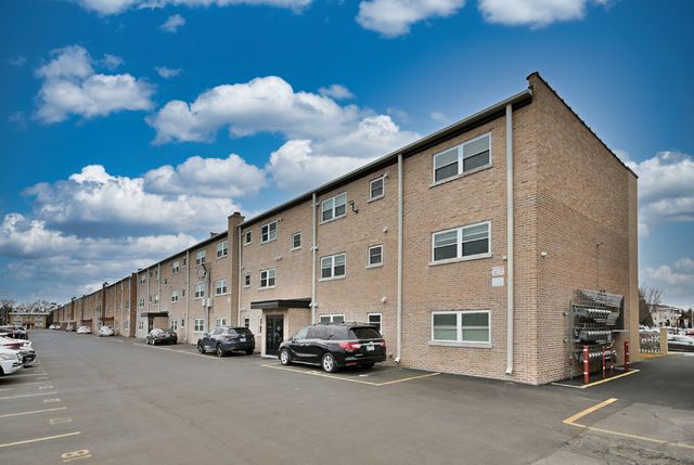 3045 N Paris Avenue 203, River Grove, IL 60171