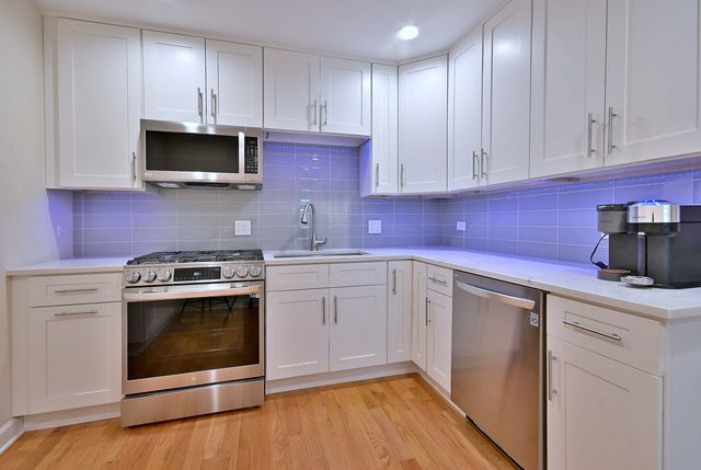 3045 N Paris Avenue 203, River Grove, IL 60171