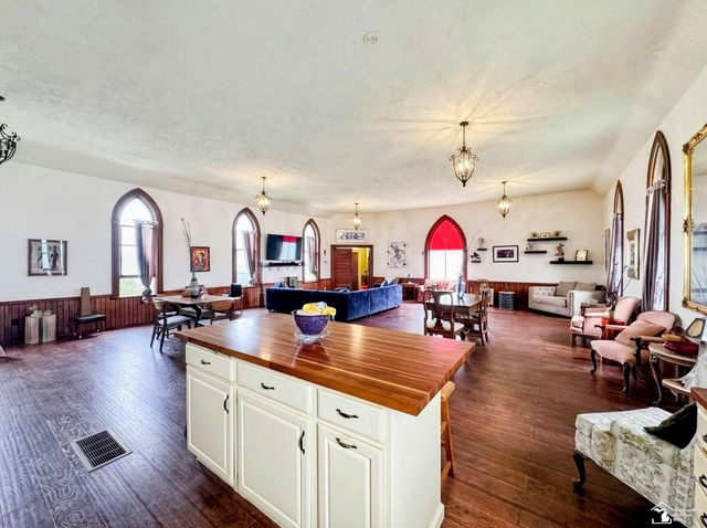 8450 Brown Street, Ottawa Lake, MI 49267