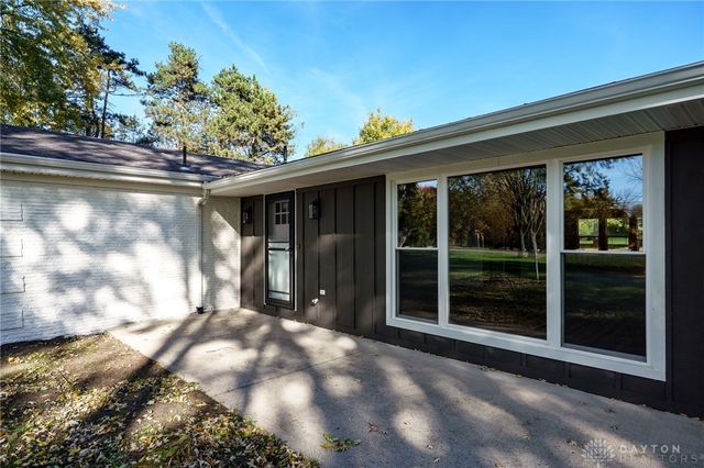 9550 Paragon Road, Dayton, OH 45458