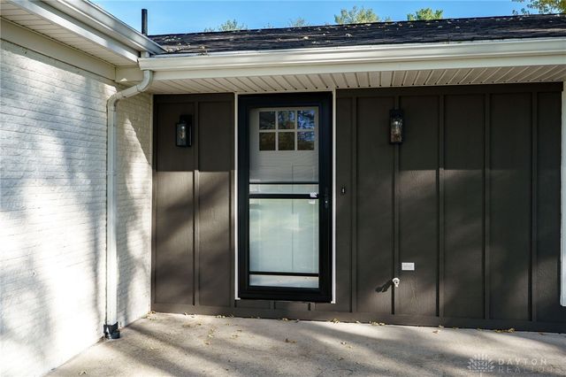 9550 Paragon Road, Dayton, OH 45458