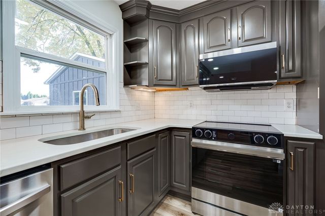 9550 Paragon Road, Dayton, OH 45458