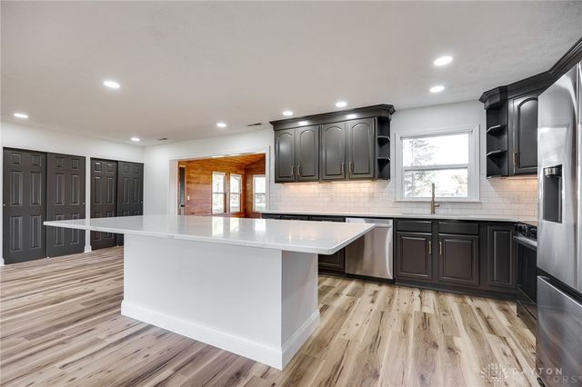 9550 Paragon Road, Dayton, OH 45458