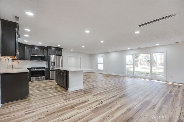 9550 Paragon Road, Dayton, OH 45458