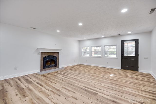 9550 Paragon Road, Dayton, OH 45458