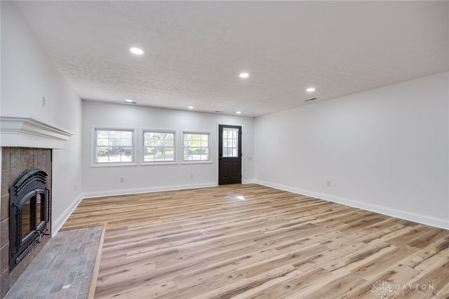 9550 Paragon Road, Dayton, OH 45458