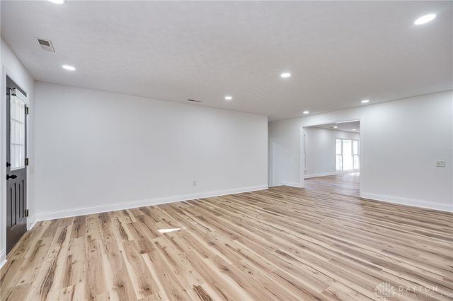 9550 Paragon Road, Dayton, OH 45458