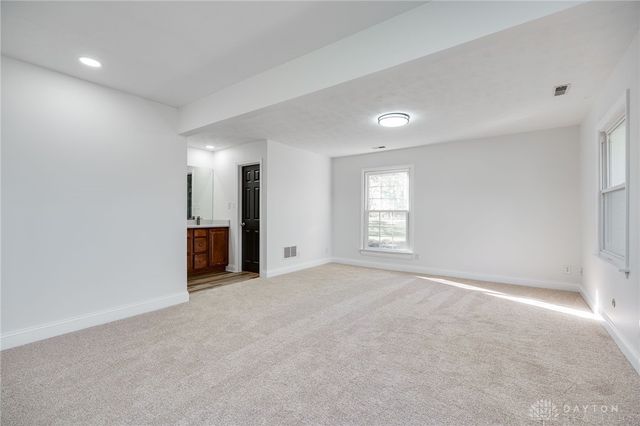 9550 Paragon Road, Dayton, OH 45458