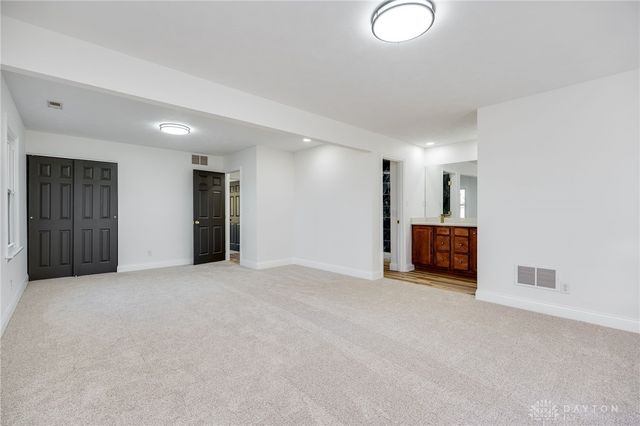 9550 Paragon Road, Dayton, OH 45458