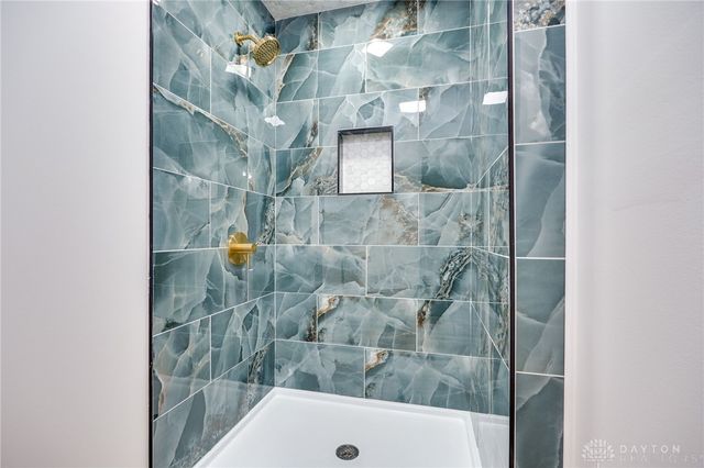 9550 Paragon Road, Dayton, OH 45458