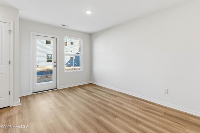 16 W Farley Drive 101, Hampstead, NC 28443