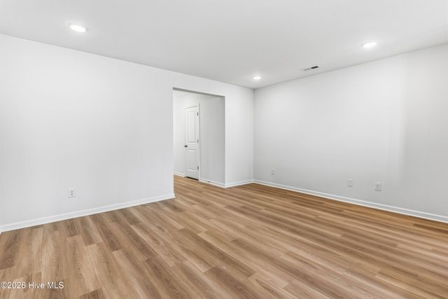 16 W Farley Drive 101, Hampstead, NC 28443