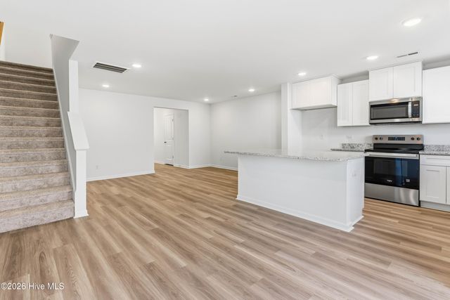 16 W Farley Drive 101, Hampstead, NC 28443