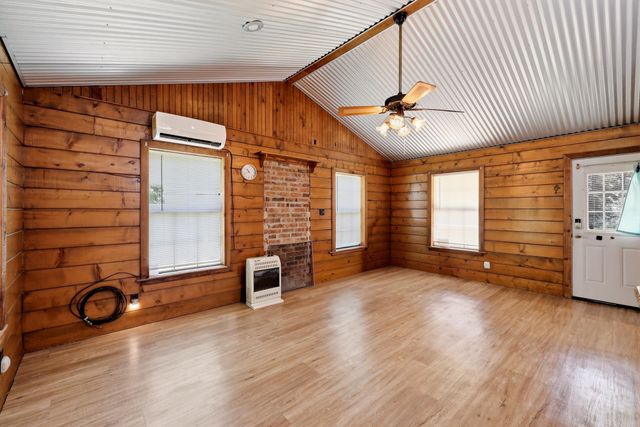 12501 N CR 240, Henderson, TX 75652