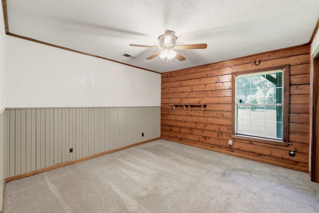 12501 N CR 240, Henderson, TX 75652