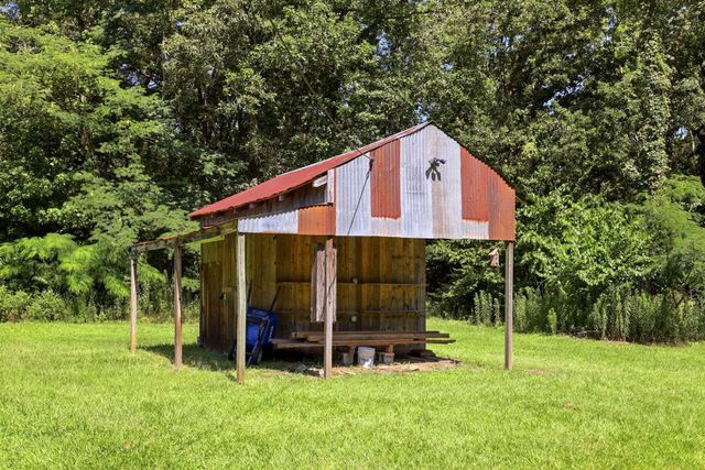 12501 N CR 240, Henderson, TX 75652