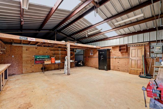12501 N CR 240, Henderson, TX 75652
