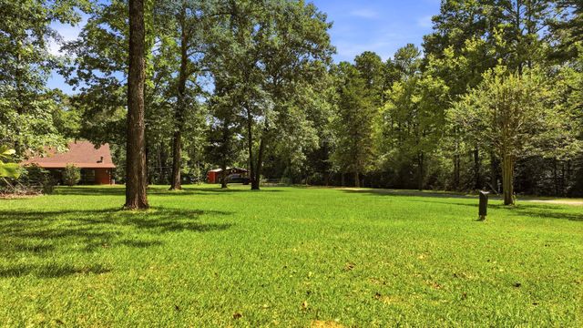 12501 N CR 240, Henderson, TX 75652