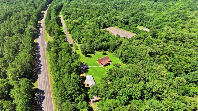 12501 N CR 240, Henderson, TX 75652