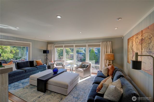 1115 34th Street, Seaview, WA 98644