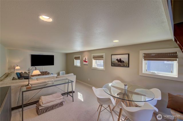 1115 34th Street, Seaview, WA 98644