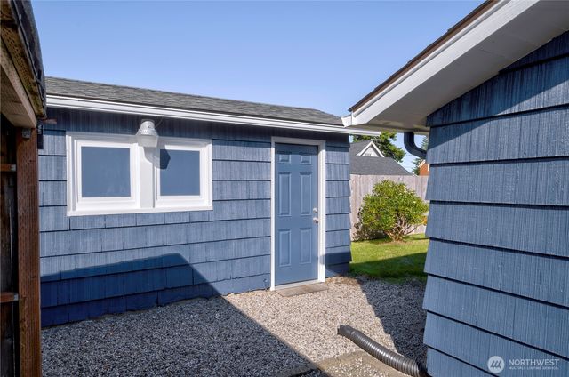 1115 34th Street, Seaview, WA 98644