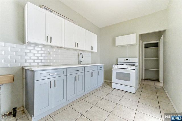 39 Blum Street, Newark, NJ 07103