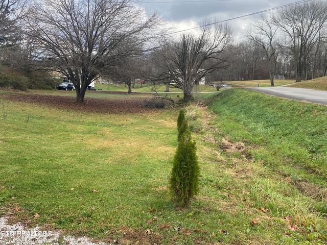 332 Slaven Lane, Oneida, TN 37841