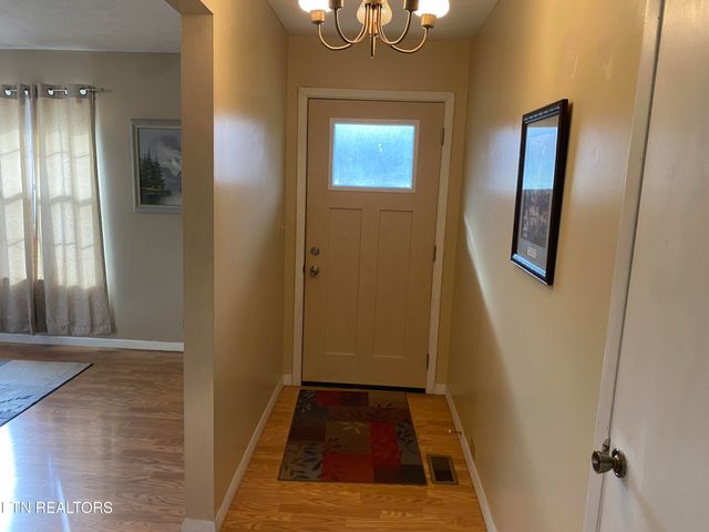 332 Slaven Lane, Oneida, TN 37841