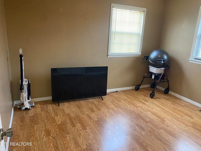 332 Slaven Lane, Oneida, TN 37841