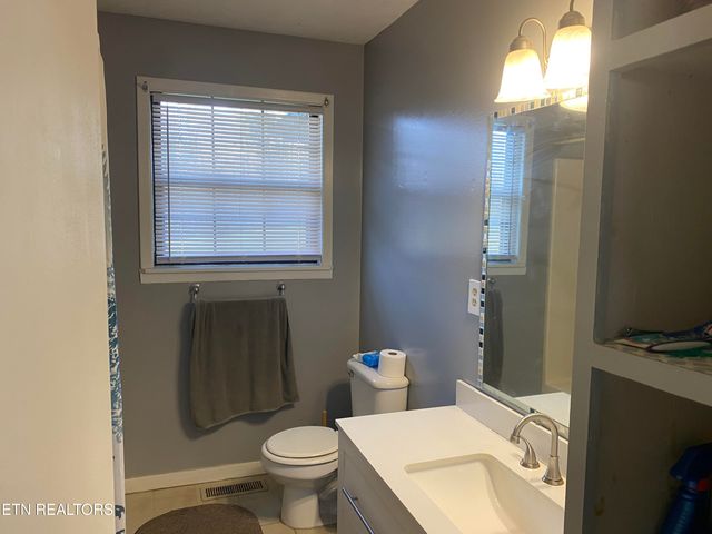 332 Slaven Lane, Oneida, TN 37841