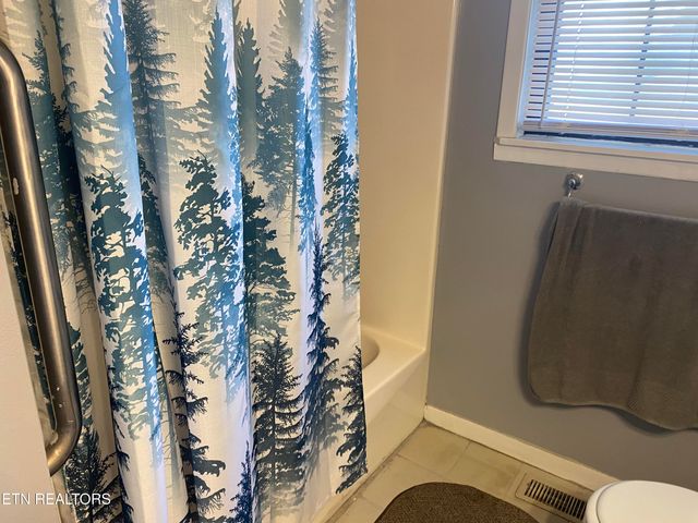 332 Slaven Lane, Oneida, TN 37841