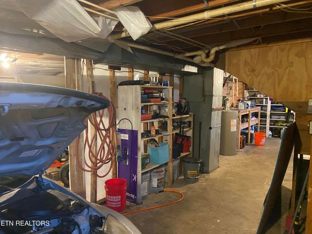 332 Slaven Lane, Oneida, TN 37841